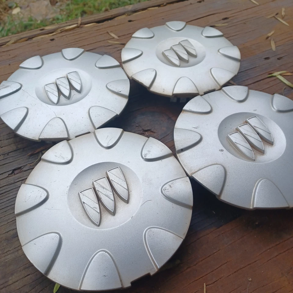Buick LeSabre center cap set of 4, 2002-2005 part number 9594060 - Image 3 of 4