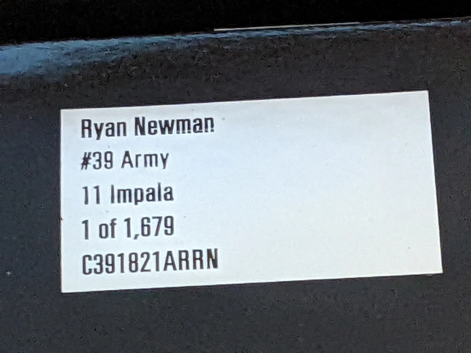 2011 Ryan Newman 39 Army Compleanno Azione 1:24 NASCAR Diecast 1679 Nuovo - Immagine 2 di 4