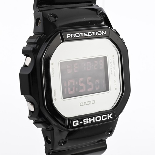 Casio G SHOCK MEDICOM TOY Collaboration Model DW - Bild 2 von 4