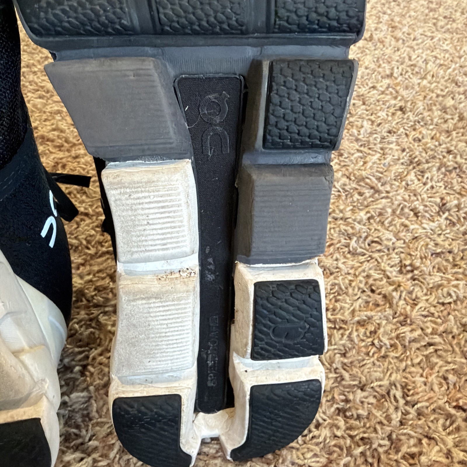 On Cloud Swiss Engineering Cloudflyer 4 Running S… - image 8