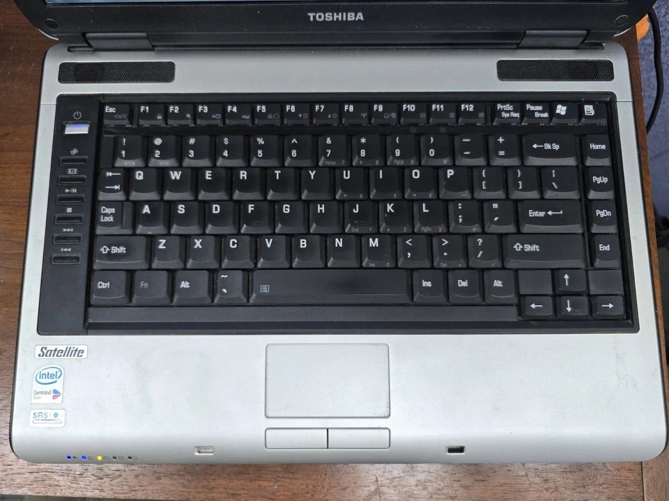 Toshiba Satellite M115-S3094 Laptop Intel Centrino Duo T2050 160GHz 2GB RAM 80GB - Image 2 of 4