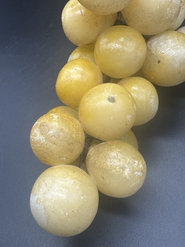 Racimo de uvas de piedra de alabastro italiano vintage 10" blanco/amarillo - Imagen 3 de 9