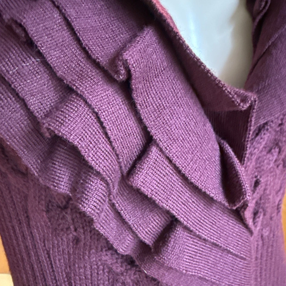 Elie Tahari长款羊毛开衫。 大号勃艮第色。 状况完好。 — 第 2/4 张图片