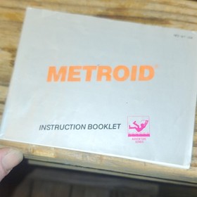 Nintendo Metroid NES Game Cartridge with Manual and sleeve 