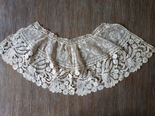 Vintage Lace Collar D57