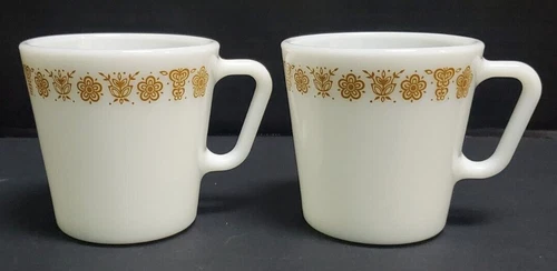 VTG Pyrex 2 Butterfly Yellow Gold D Handle Coffee Tea Mug Cups 1410 Milk Glass
