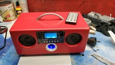 Cassa bluetooth portatile artigianale in legno laccata rosso, con subwoofer 