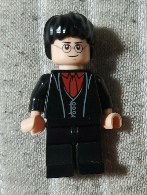 LEGO - Harry Potter Black Long Coat & Vest Dark Red Shirt and Tie - MINI FIG LEGO - Harry Potter Black Long Coat & Vest Dark Red Shirt and Tie - MINI FIG