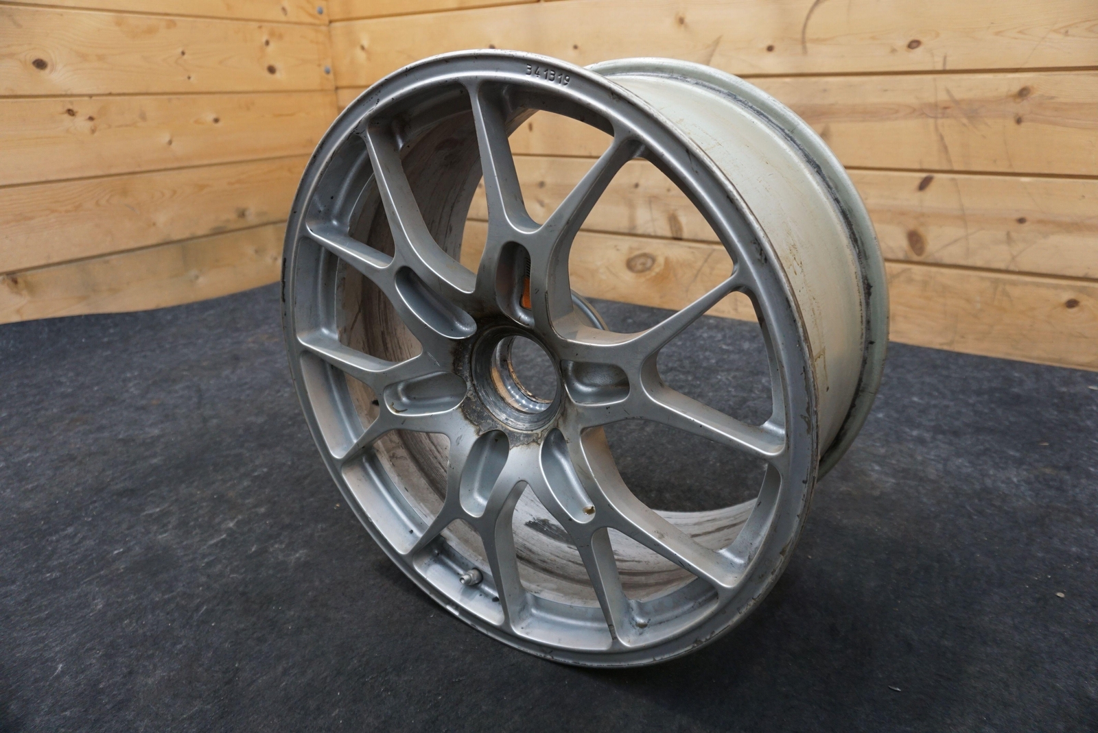 Front Right 19x9.5 Center Lock Racing Wheel Rim 341319 Ferrari 488 Challenge 18