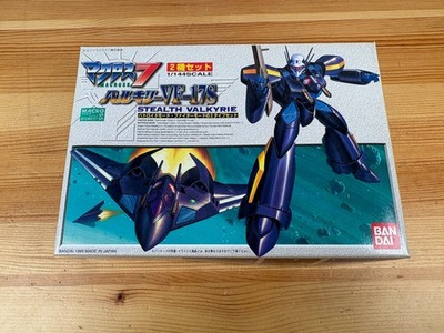 1995 Bandai Macross 7 VF-17S Stealth Valkyrie 1/144 Model Kit Battroid Fighter