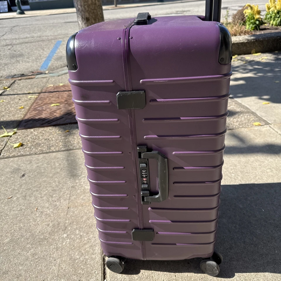 Maleta rígida Solgaard 28” para equipaje ciruela giratoria TSA bloqueo insertar maleta Foto 2 de 4