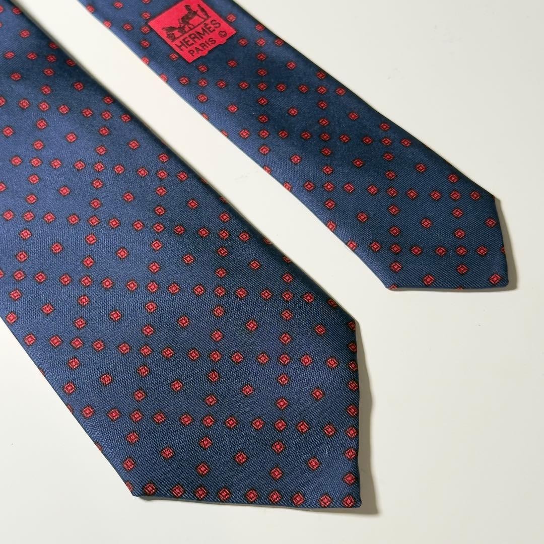 Excellent Condition HERMES  Small Pattern Navy Tie - image 3