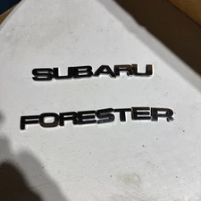 98 99 00 01 02 SUBARU FORESTER REAR EMBLEM LOGO BADGE SYMBOL SIGN USED A21754