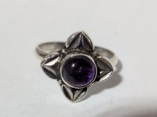 VINTAGE STERLING SILVER SIZE 8.5 PURPLE AMETHYST GEMSTONE FLOWER DESIGN RING 925