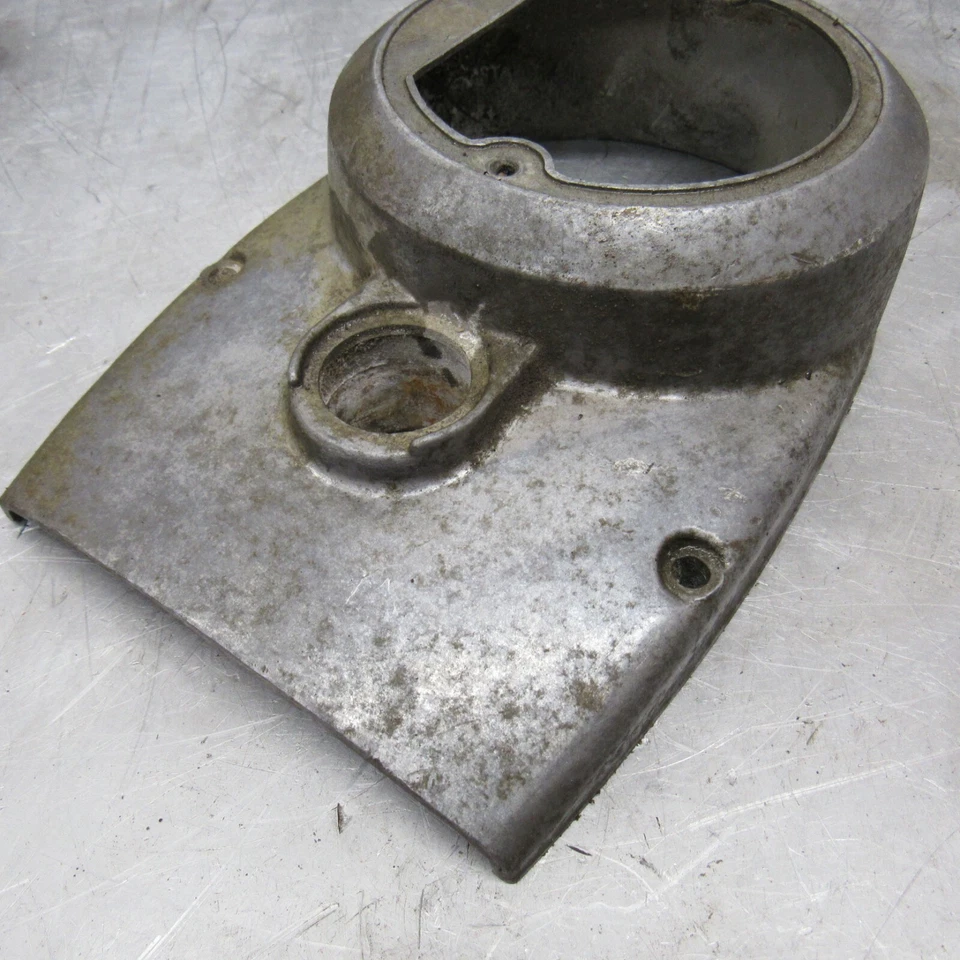 Suzuki T350 1971 Estuche de motor Puntos de estator Cubierta Alternador Cubierta interior Envío gratuito Foto 4 de 4