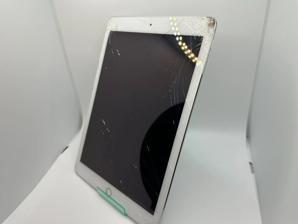 Apple iPad Air 2 128GB, WLAN, Silber - Display Schaden - #Sperre - Bild 2 von 4