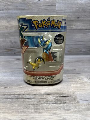 TOMY Pokemon XY Mega Pokemon Figure 2 - Pack Helioptile Vs Vaporeon
