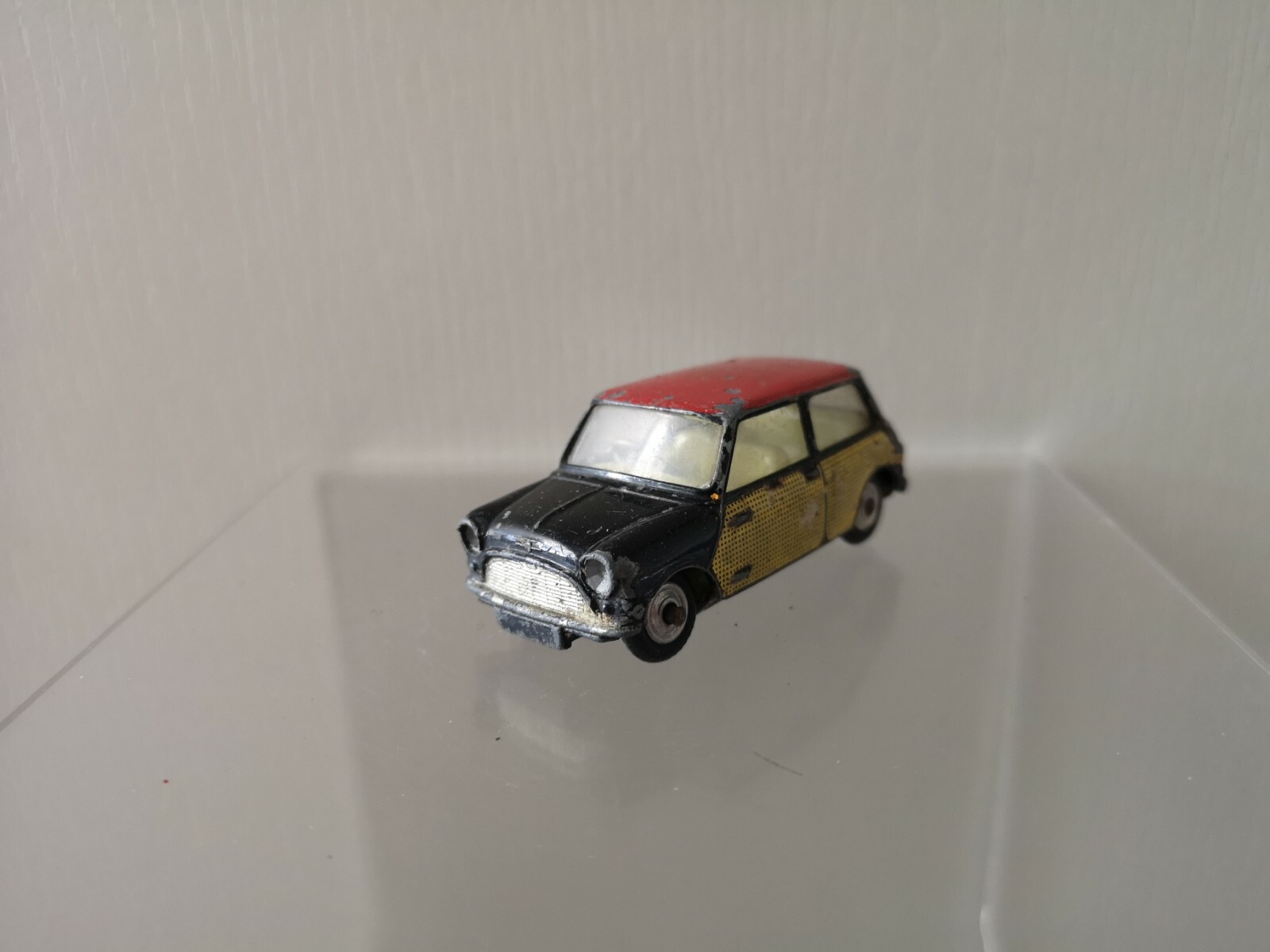 Corgi 249, Mini Cooper - Free Price Guide & Review