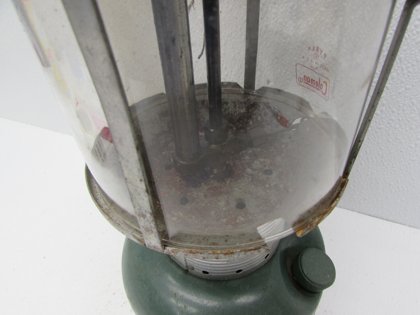 Vintage 1972 Double Mantle 220F Coleman Lantern Green Camping Made in USA