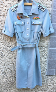 DDR NVA MfS Stabsfeldwebel Grenztruppen Uniform m82 Kleid Frau Dienstkleid Orden