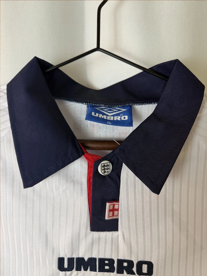 England Soccer Jersey 1998 Vintage White – David Beckham #7 - Image 3 of 4