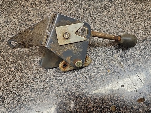 Kubota B7100hst Speed Change Plate Cruise Control Assembly - Picture 7 of 8