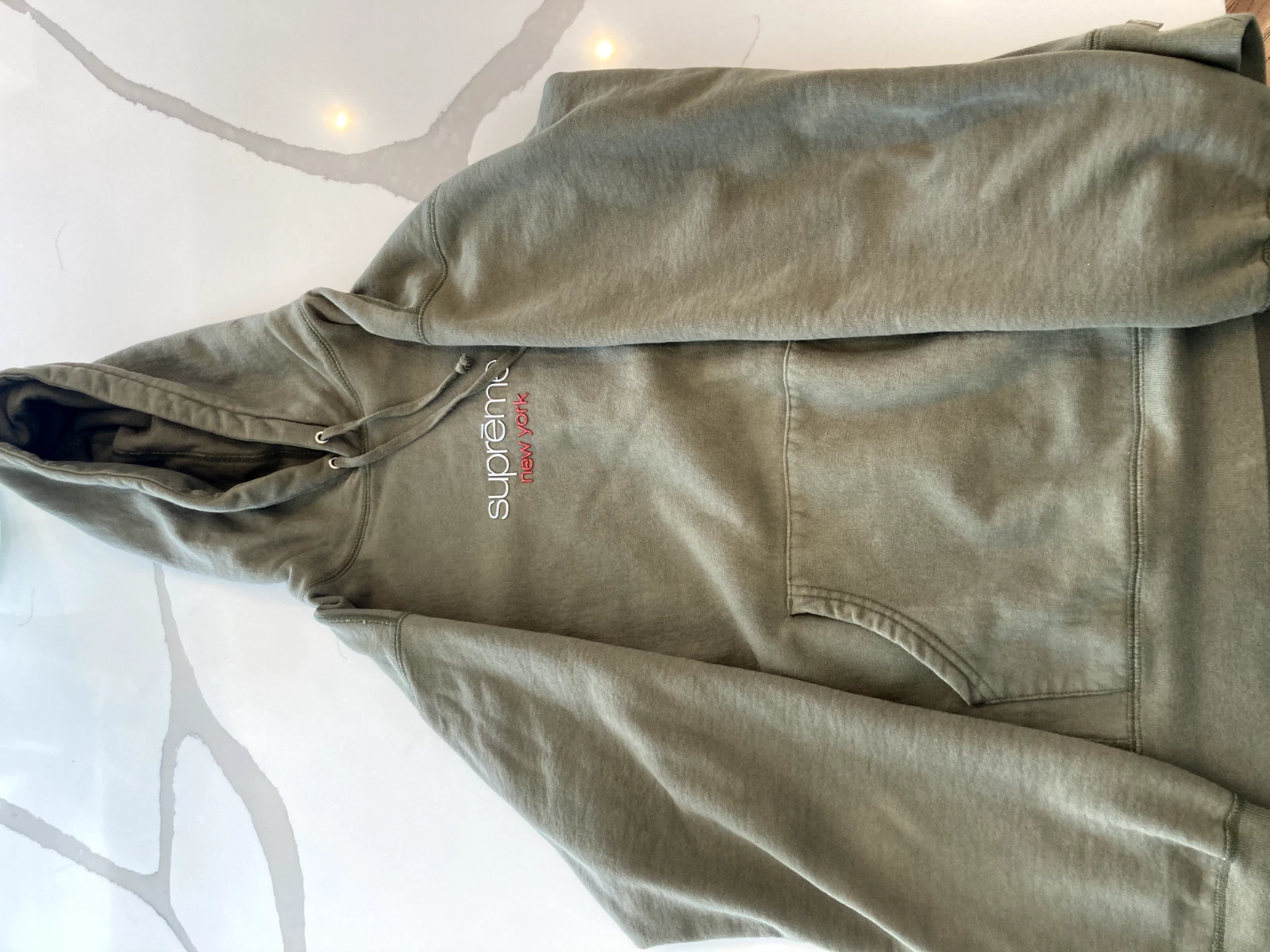 Felpa con cappuccio classico logo cromato Supreme oliva taglia FW16 large usata