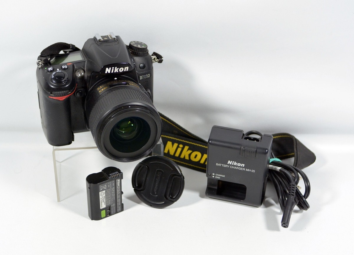 Nikon D7000 16.2MP SLR Digital Camera w/Nikon AF-S NIKKOR 35mm f 