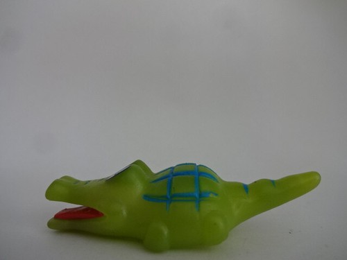 Sammel & Spielfigur " Hellgrün blaukariertes Krokodil als Drückefigur