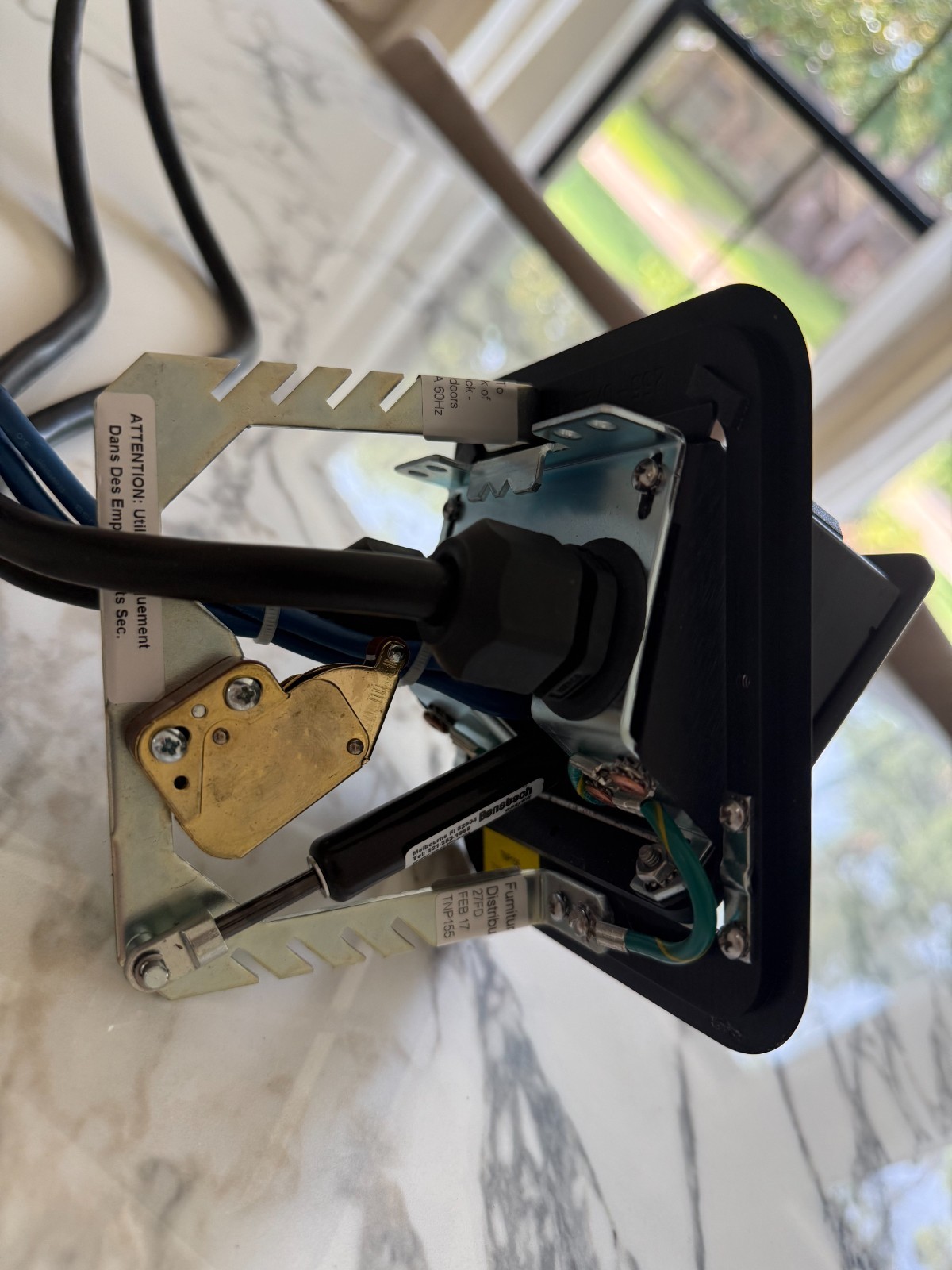 NEW Altinex Tilt N Plug Jr Tabletop Outlet + USB Charging Box - TNP155