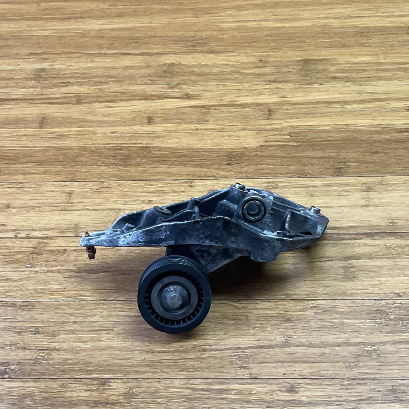 2019-2022 Maserati Levante M161 3.0L V6 Alternator Support Bracket 2788745 OEM