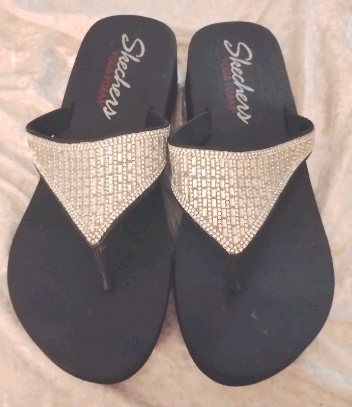 Women's Skechers Sz 10 Wide Yoga Foam Bling Rhinestone Flip Flops Sandals Black