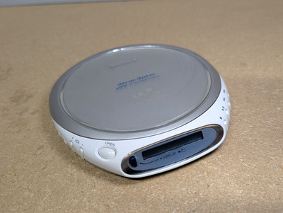Sony Walkman D-NE509 Portable CD Player Discman ATRAC3plus MP3 READ