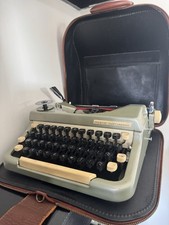 Vintage Imperial Good Companion Model 6 typewriter,British-made Produced 1960s