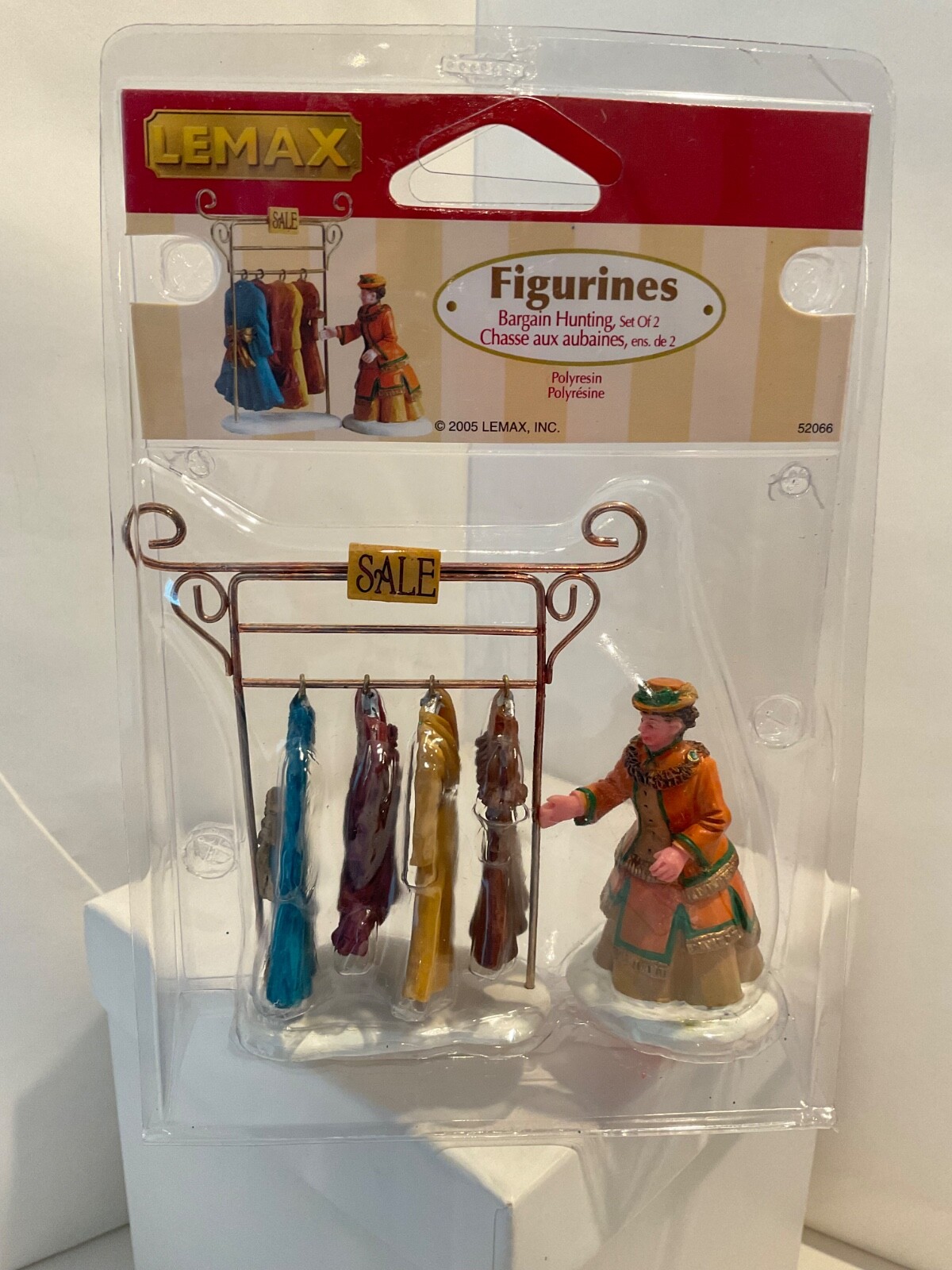 Lemax 2005 Christmas Village Victorian Bargain Hunter Shopper 52066 Figurine