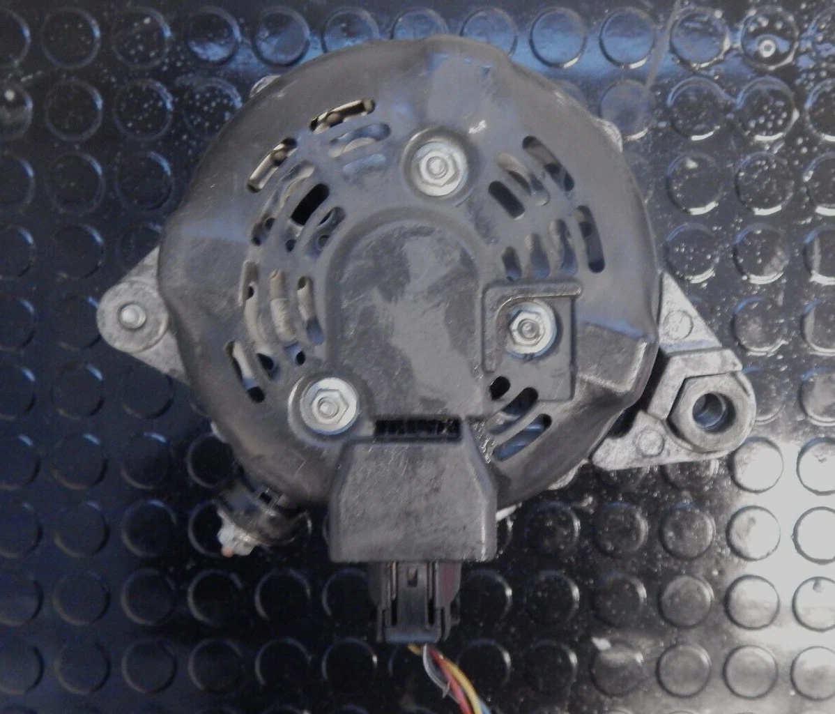 GENUINE 2010 TOYOTA AURIS PETROL ALTERNATOR 27060-37021 | eBay 