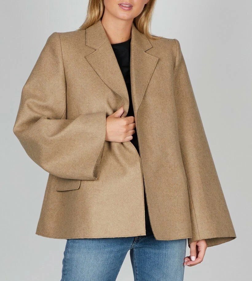 Short cashmere jacket in beige