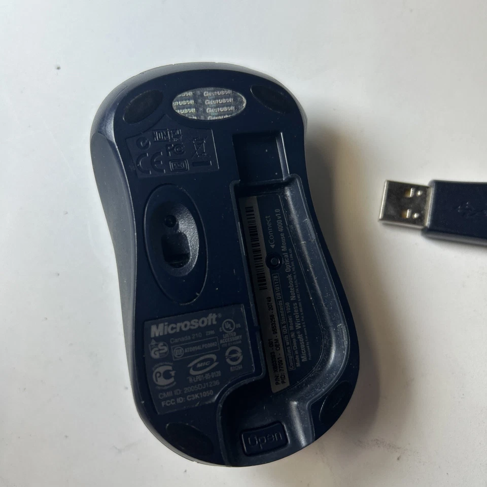 Microsoft Canada 210 Wireless Notebook Optical Mouse 4000 With USB Dongle - Image 4 of 4