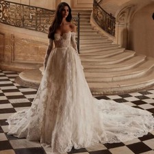 Sweetheart Lace-up Decals Lace A-line Wedding Dresses Sweep Train Bridal Gowns