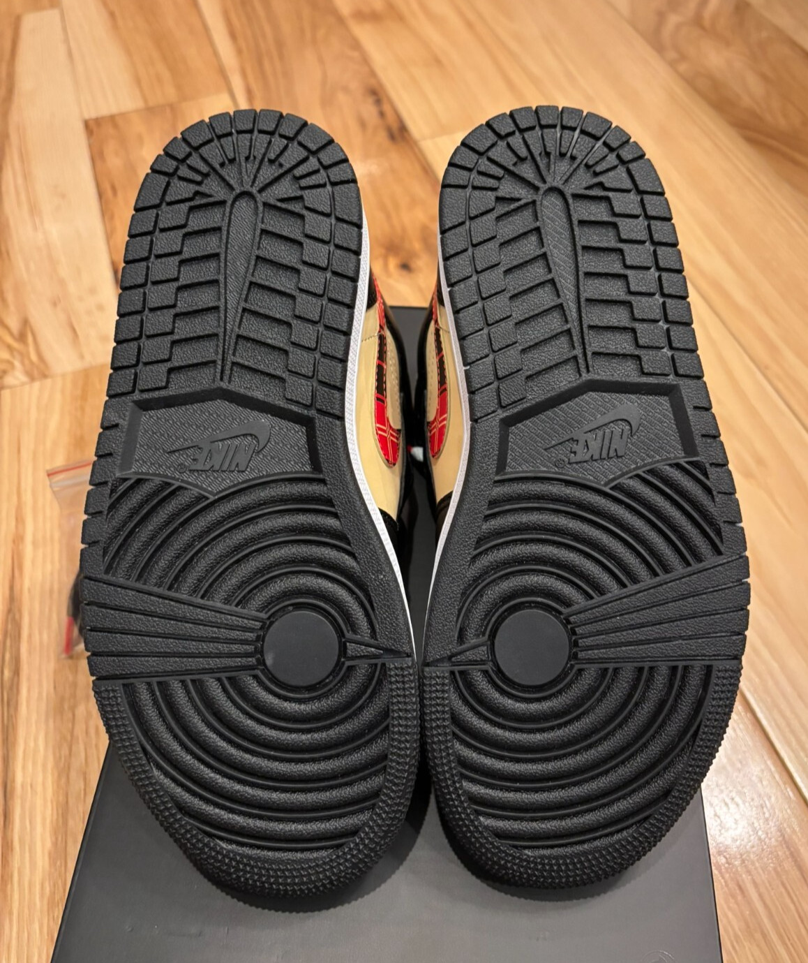 Nike Air Jordan 1 Mid SE Tartan Black Multi-color Sesame DZ5329 001 Men's Size 4 thumbnail 8