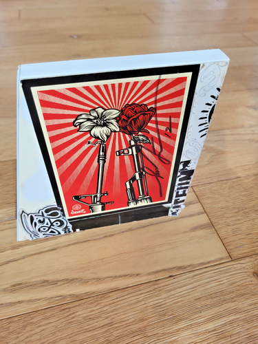 OBEY - HAND SIGNED STICKER ON BOARD - SHEPARD FAIREY - STREET ART - PARIS 2012 - Picture 7 of 10