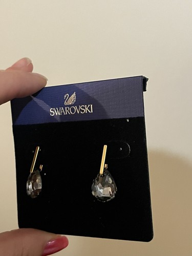 Swarovski T Bar Small Pendant Earrings Dark Grey Crystal On Gold Tone Brand New - Picture 5 of 12