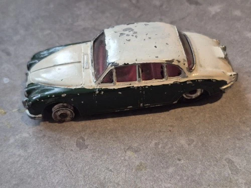 VINTAGE DIECAST - JAGUAR  3.4 LITRE - DINKY TOYS,NICE RESTORATION PROJECT