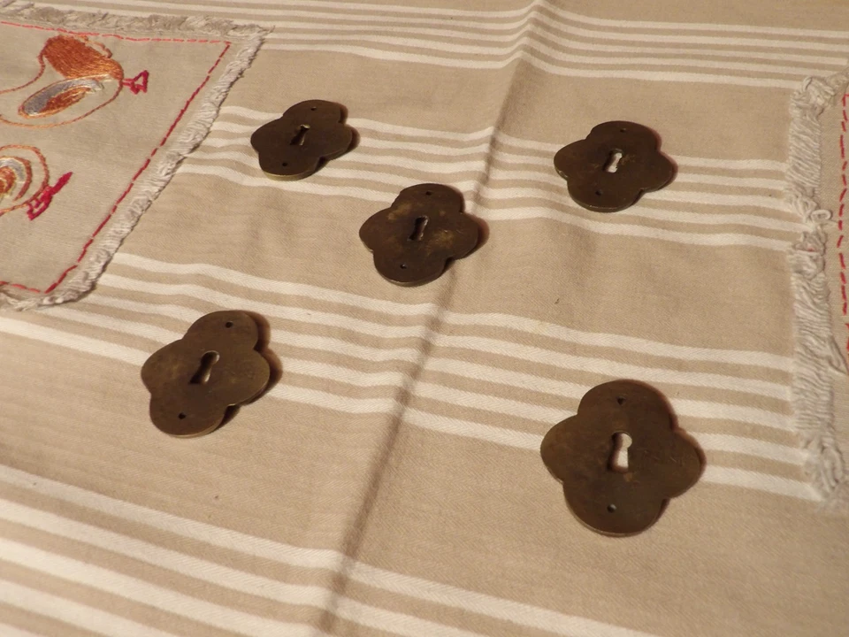 Anciens cache-trous de serrure,bronze,laiton,ornement,meuble,1920 - Photo 3/4