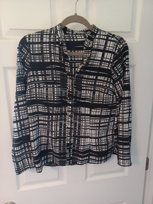 NOTATIONS Shirt Womens SMALL Button Up Blouse Black, White, Long or Roll Sleeve 