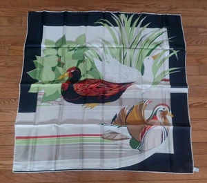 Foulard canard en soie vintage signé Gucci multicolore noir 33"x33" jamais utilisé réf2098
