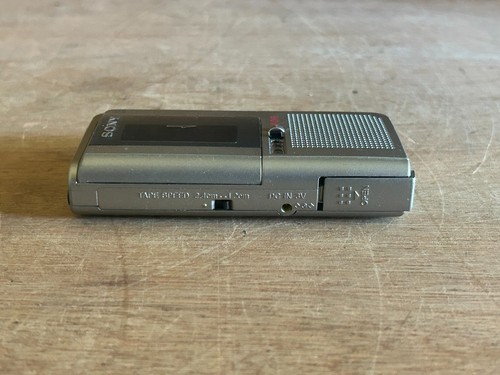 Sony M-570V Microcassette Corder Voice Recorder VOR Parts Repair Only Vintage - Picture 15 of 24