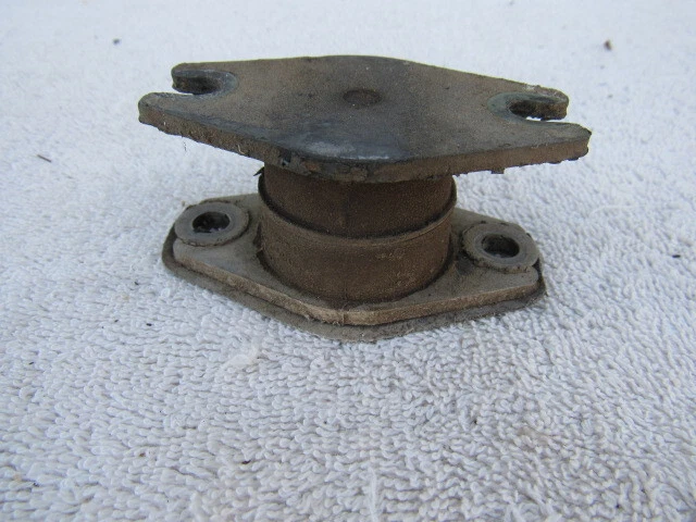 Evinrude Johnson antique outboard motor engine mount 0303881 1956-65 30 35 40hp - Image 2 of 4