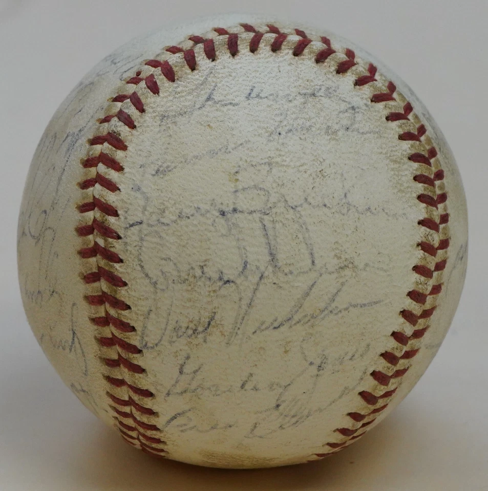 1960 Orioles 26x Team Signed Baseball PSA/DNA LOA Brooks Robinson & Hoyt Wilhelm - Image 4 of 4