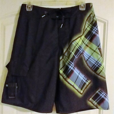 DC SHOES BOARD SHORTS size 31 BLACK GREEN BLUE PLAID